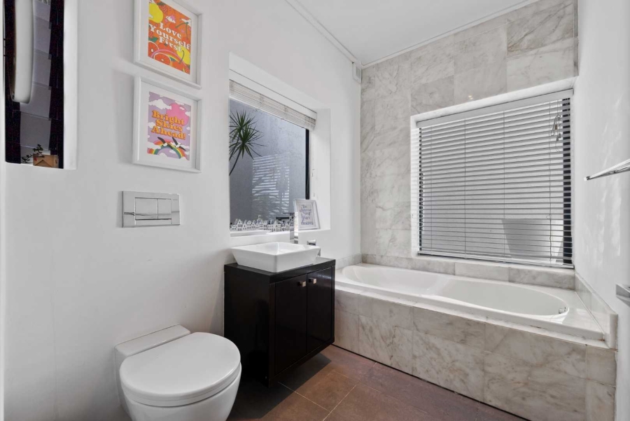To Let 3 Bedroom Property for Rent in Bantry Bay Western Cape